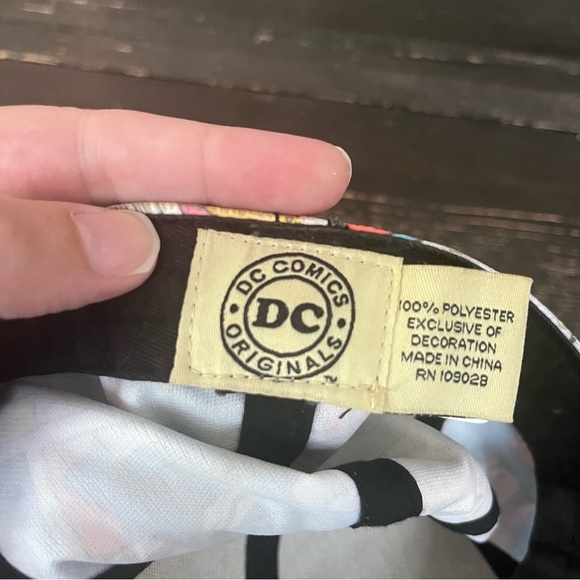 DC Comics Superman Vintage Baseball Cap Comic Strip Design (S 10) - Picture 5 of 10